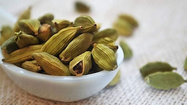 Cardamom is effective to reduce high blood pressure Cardamom is effective to reduce high blood pressure