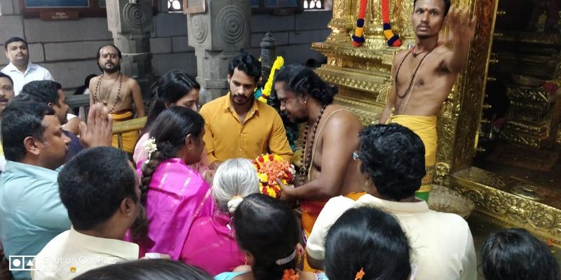 The couple offered prayers and sought divine blessings