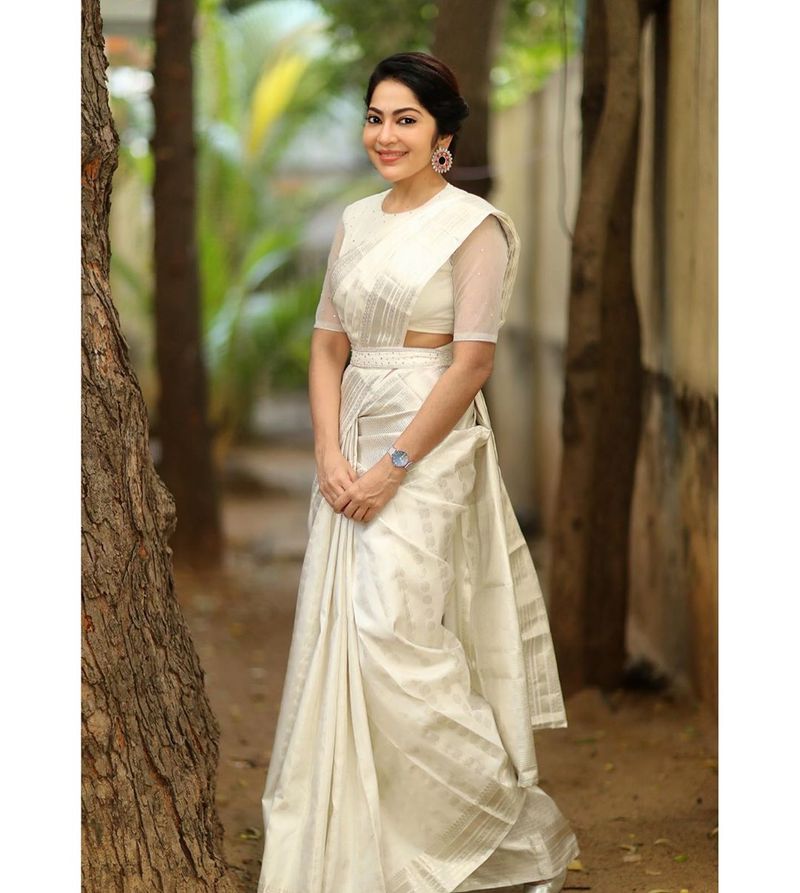 Actress VJ Ramya Hot Photo Shoot Collection