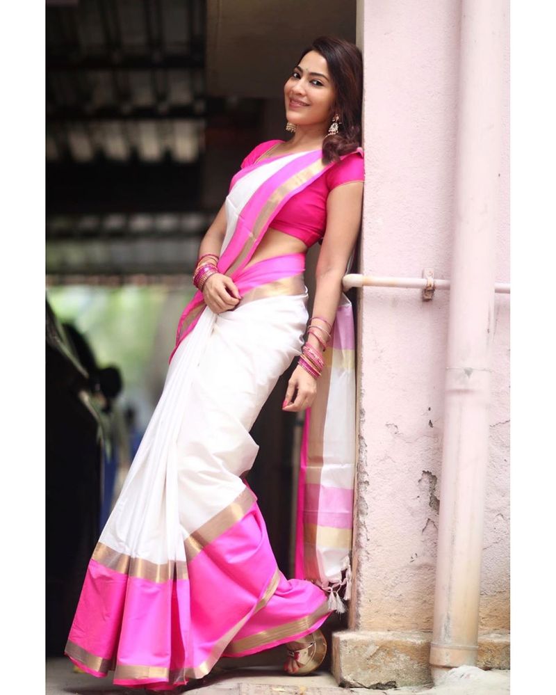 Actress VJ Ramya Hot Photo Shoot Collection