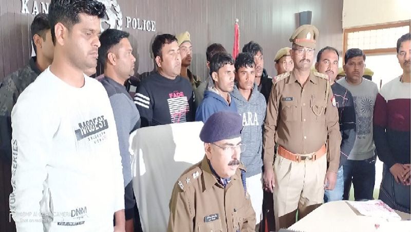 बेटे के घर न आने पर परिवार के लोग परेशान हो गए। पांच फरवरी को कोतवाली में गोपाल ने बेटे के लापता होने की रिपोर्ट दर्ज कराई। 10 फरवरी की रात करीब साढ़े 10 बजे गोपाल के फोन पर कॉल आई आर सूचना देकर आठ लाख की फिरौती मांगी। इसकी जानकारी गोपाल ने तिर्वा कोतवाल टीपी वर्मा को दी। 12 फरवरी को सर्विलांस टीम ने मोबाइल नंबर के आधार पर उसके दोस्तों तक पहुंच गई। (हत्यारोपी चारों दोस्तों को गिरफ्तार करने के बाद मीडिया को घटना के बारे में बताते एसपी अमरेंद्र प्रसाद सिंह)