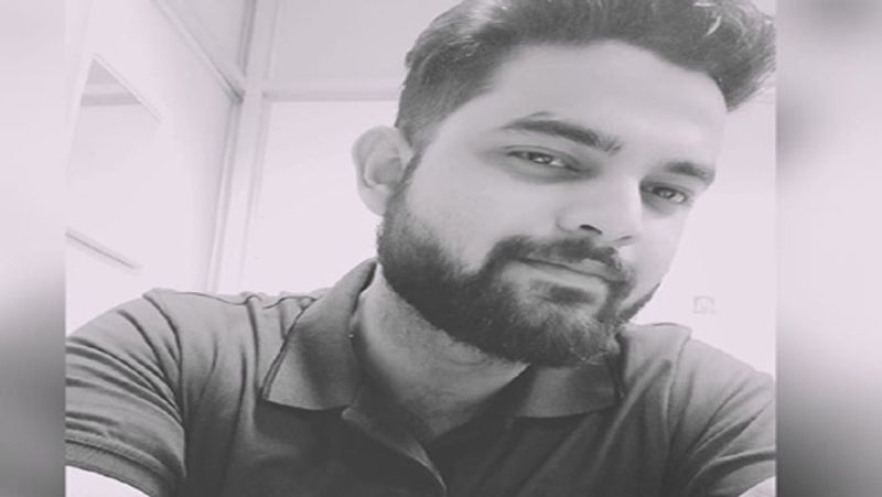 इसी बीच जब वैभव की तैयारी अपनी गति पकड़ चुकी थी और उन्होंने साल 2018 में यूपीएससी का फॉर्म भी भर दिया था तो उसी समय इनके साथ एक दुर्घटना हो गयी। इस दुर्घटना में इनकी पीठ में काफी चोट आने के कारण डॉ. ने इनको लगभग 8 महीने के लिए बेड रेस्ट करने के लिए कहा- इस मुश्किल समय में भी वैभव ने अपनी पढ़ाई को बंद नहीं किया और वे बिस्तर पर लेटे–लेटे ही अपनी तैयारी करते रहे। लेकिन उस दौरान भी मेरी पढ़ाई लेट कर जारी रही। इसका परिणाम यह हुआ कि वर्ष 2018 में वैभव को आईईएस में 32वीं रैंक के रूप में सफलता प्राप्त हुई।