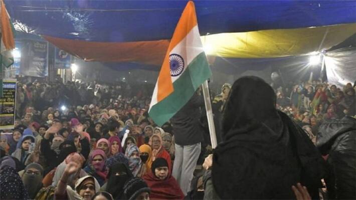 Shaheen Bagh protesters pay tribute to the martyrs of Pulwama, 1 minute silence kpm Shaheen Bagh protesters pay tribute to the martyrs of Pulwama, 1 minute silence kpm