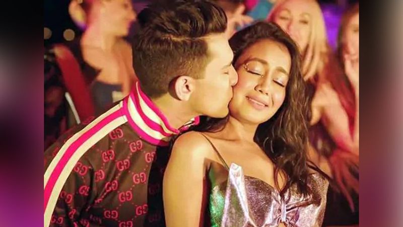 আদিত্যর সঙ্গে তার বিয়ের নিয়ে বেশ জল্পনা শুরু হয়েছিল। এই বিয়ের আসল খবর নিজেই ফাঁস করেছেন নেহা কক্কর। সম্প্রতি হানি সিং-এর সঙ্গে 'মস্কো সুকা' গান গেয়েছেন নেহা। গানটি পাঞ্জাবি ও রুশ ভাষারও ব্যবহার রয়েছে। গানটি সঙ্গীত প্রেমীদের মনেও ধরেছে।