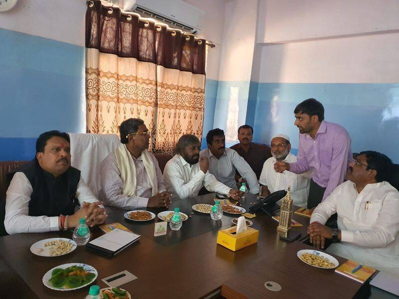 Former CM Siddaramaiah Met With Sahin Institute Teacher in Bidar Jail