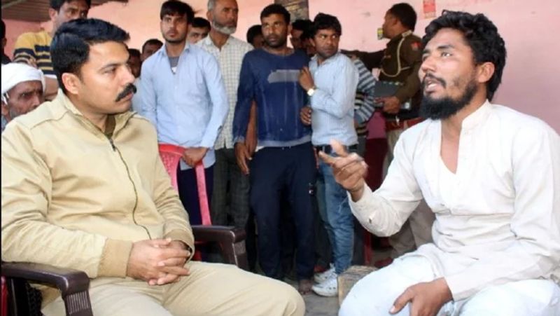 साइमा के गले पर चोट के निशान भी थे। जबकि बेटी नजमुल हुदा और बेटे हैदर का शव डबल बेड के बॉक्स में बंद था।