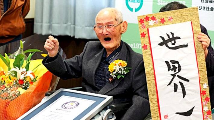 Japanese Man Becomes World's Oldest Living Male at 112, Says the Secret is to Keep Smiling Japanese Man Becomes World's Oldest Living Male at 112, Says the Secret is to Keep Smiling