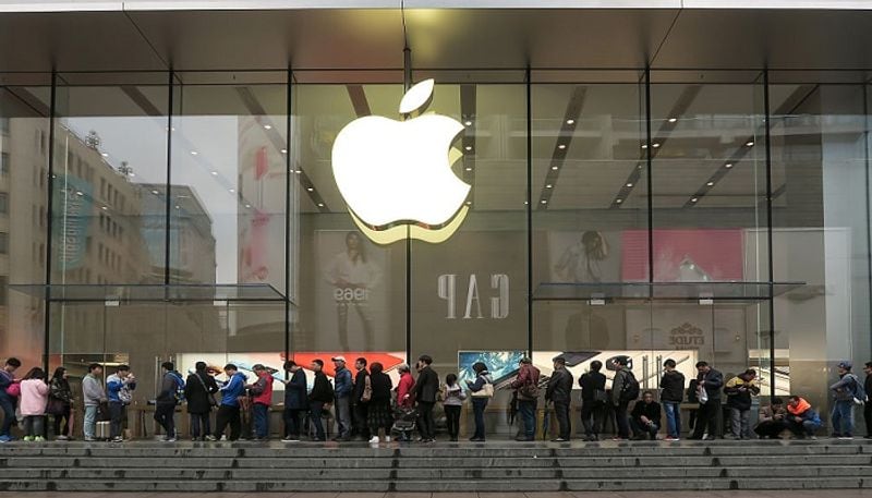 Apple Amazon Facebook line up against US President Trump's immigrant visa ban-dnm