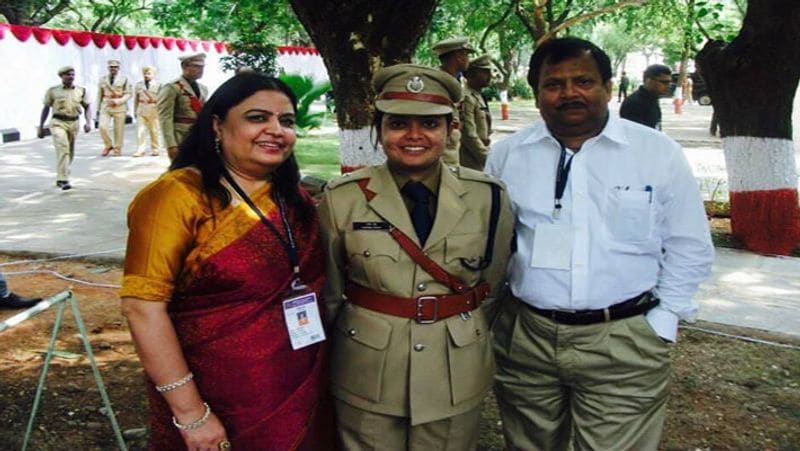 गरिमा सिंह की इच्छा शुरुआत में MBBS कर डॉक्टर बनने की थी। गरिमा ने दिल्ली यूनिवर्सिटी के सेंट स्टीफन कॉलेज से बीए और हिस्ट्री से एमए किया। जिसके बाद वह सिविल सर्विस की तैयारी में लग गईं।