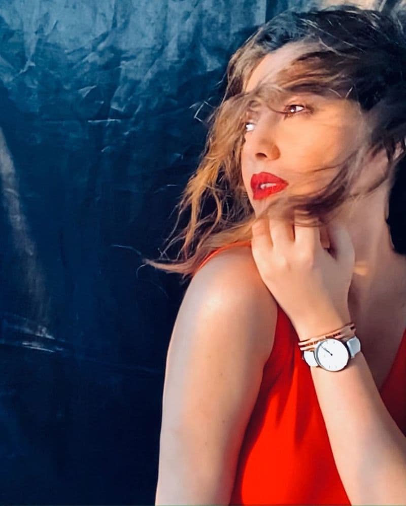 tamil heroines red color hot dress photo gallery