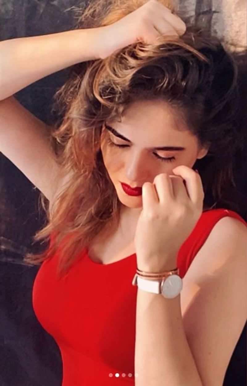 tamil heroines red color hot dress photo gallery