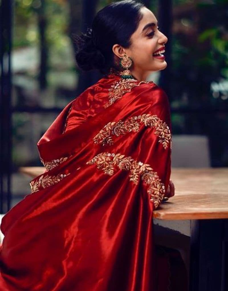 tamil heroines red color hot dress photo gallery