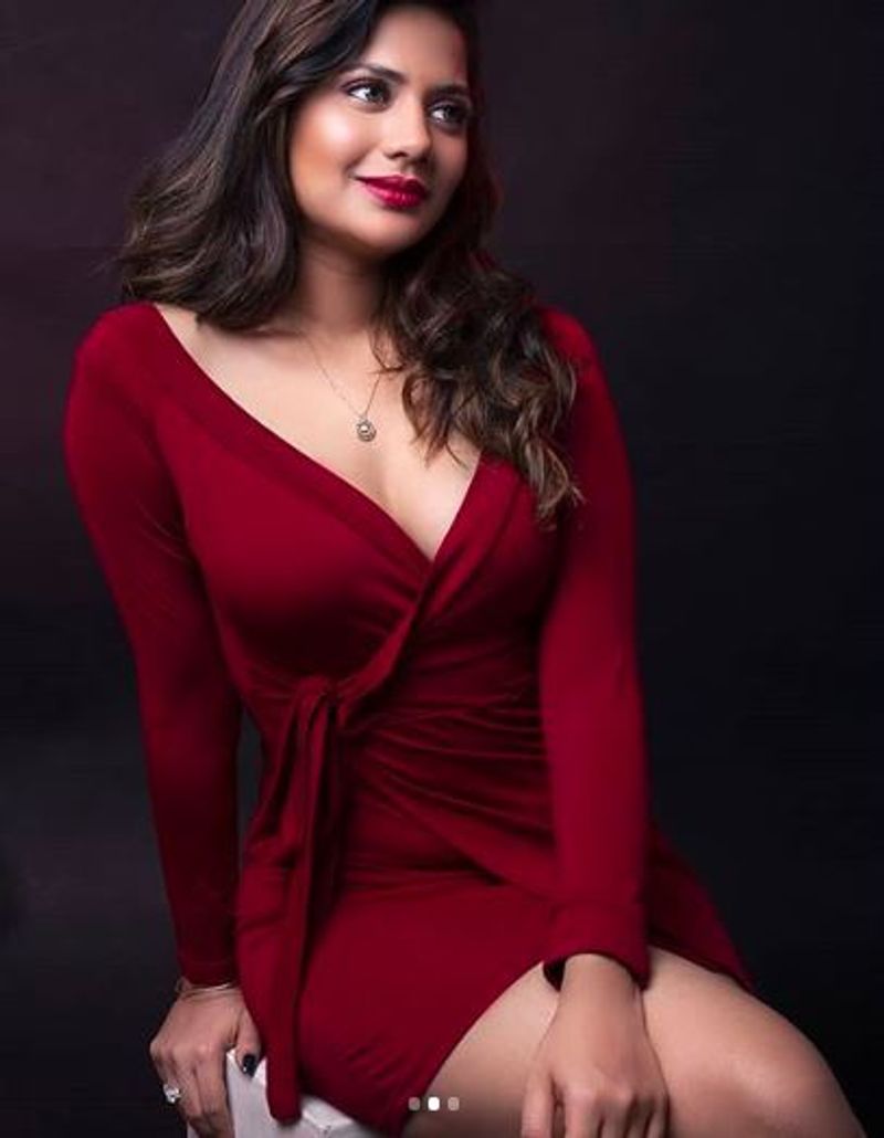 tamil heroines red color hot dress photo gallery