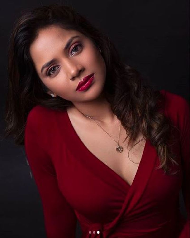 tamil heroines red color hot dress photo gallery