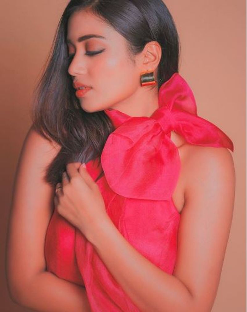 tamil heroines red color hot dress photo gallery