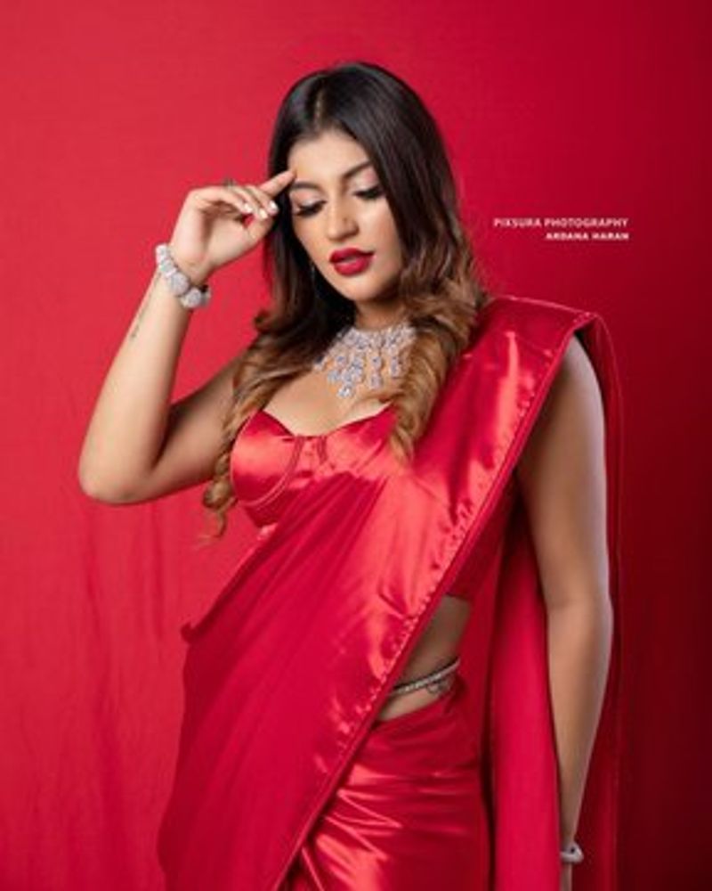 Big Boss Fame Yashika Anand Secret Tattoo Show in Hot Red Saree Photo Shoot