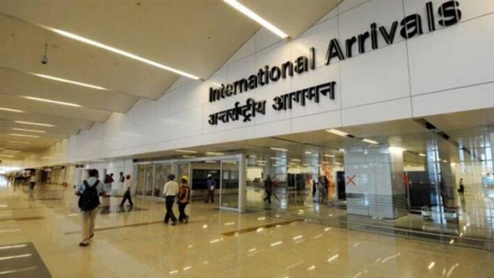 Symptoms of corona virus among 17 passengers who returned to Delhi before 15 January, Admitted to hospital kpm Symptoms of corona virus among 17 passengers who returned to Delhi before 15 January, Admitted to hospital kpm