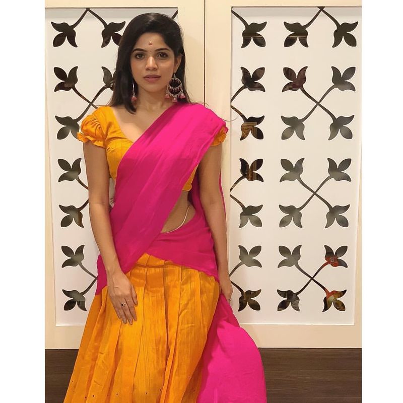 Bachelor Movie Heroine Divya Bharathi Hot Photos