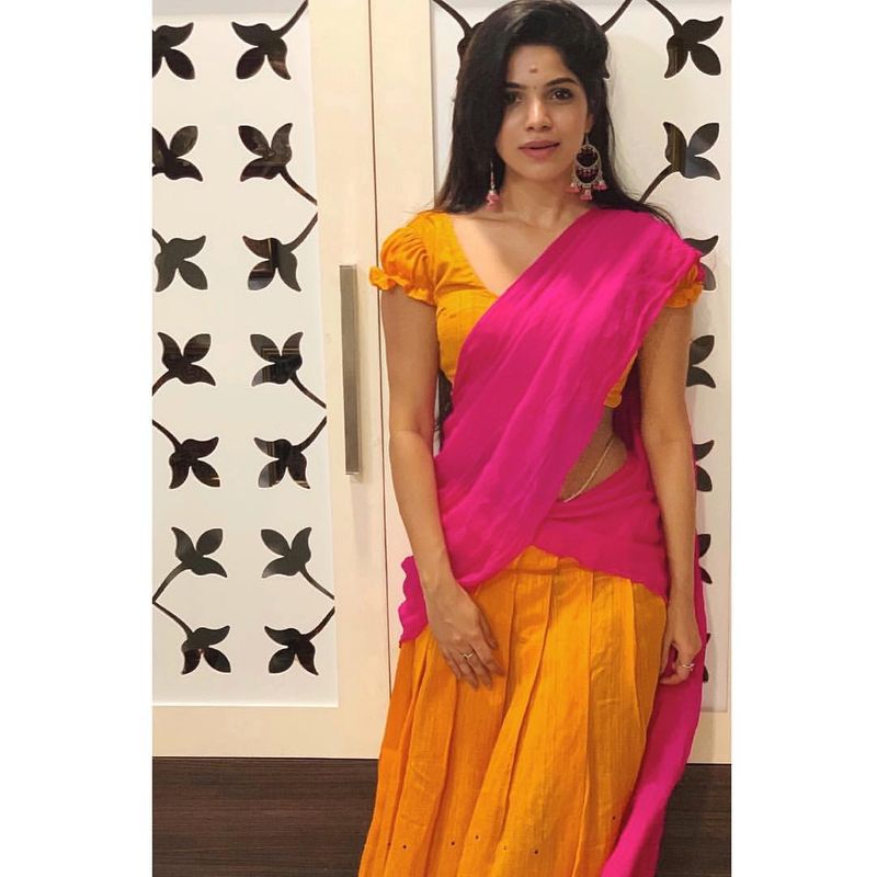 Bachelor Movie Heroine Divya Bharathi Hot Photos