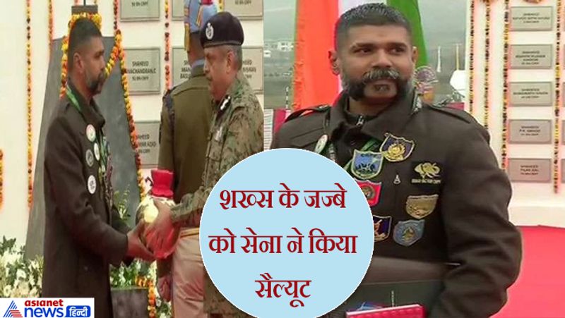 ये हैं गायक उमेशा गोपीनाथ जाधव। उमेशा पिछले एक साल से लगातार पूरे देश में घूमकर पुलवामा के 40 में से हर शहीद के घर पहुंच थे। उसके गांव-घर की मिट्टी ली और उसे लेकर शहीदों की कर्मभूमि पर पहुंच गया। उसकी राष्ट्रभक्ति और आस्था के मान को बढ़ाते हुए, सीआरपीएफ ने भी शहीद स्मारक स्थल पर उसकी लाई मिट्टी को सहेजकर रखा।