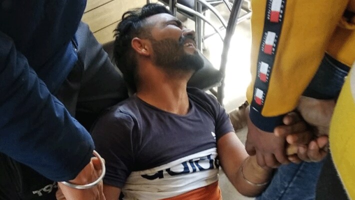 घटना पर पंजाब के मुख्यमंत्री अमरिंदर सिंह ट्वीट कर दुख जताया है। वहीं पूरी घटना की मजिस्ट्रेट से जांच के आदेश दिए हैं। उन्होंने ट्वीट कर लिखा- ‘संगरूर में स्कूल वैन में लगी आग में चार बच्चों की मौत की खबर को सुनकर दुखी हूं। घायलों को अस्पताल ले जाया गया है। संगरूर के जिलाधिकारी और वरिष्ठ पुलिस अधीक्षक घटनास्थल पर हैं और मैंने मजिस्ट्रेट जांच के आदेश दिए हैं। दोषियों को कड़ी सजा दी जाएगी।’
