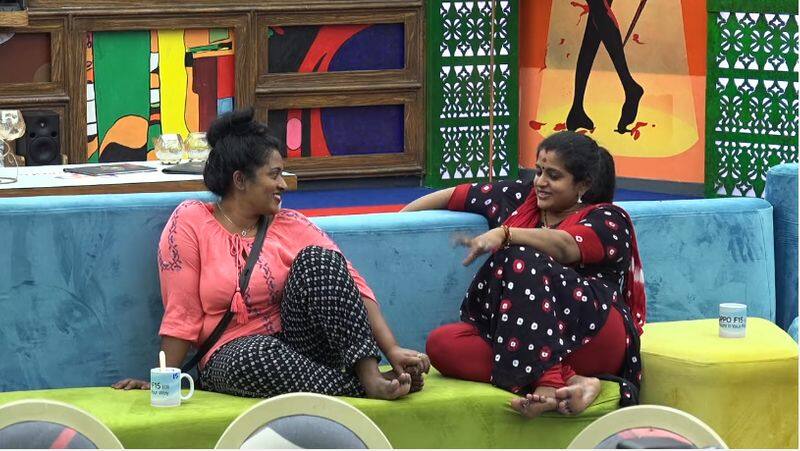 who will be the three  friends even out from bigg boss house veena says to manju