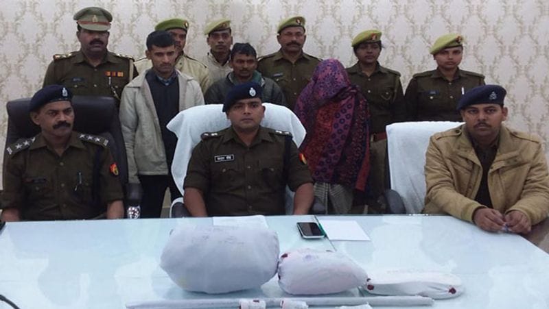 "उसी बीच मैंने JRF में अप्लाई किया। मै उसमे सफल रहा और मुझे स्कॉलरशिप मिलने लगी। घर से भी पापा जितना हो सकता था पैसे मेरी पढ़ाई के लिए भेजते थे। मुझे उनकी सेलरी के बारे में जानकारी थी इसलिए मैंने कभी उनपर किसी चीज के लिए प्रेशर नहीं बनाया। हांलाकि वह बिना मेरे कहे मेरी आवश्यकताओं को पूरा करते रहते थे।"