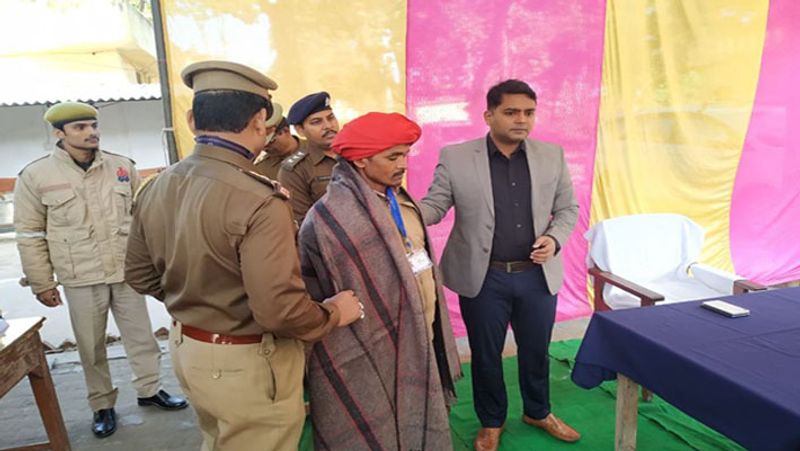 अनूप ने बताया कि "साल 2014 में मैंने सिविल सर्विस के लिए अप्लाई किया। मै पहले ही प्रयास में सफल रहा। मुझे ओवरआल 119 रैंक मिली जबकि हिंदी मीडियम में सिलेक्ट हुए 26 लोगों में मैं टॉप पर था।" अनूप उस समय सुर्ख़ियों में आ गए थे जब उनकी पोस्टिंग लखनऊ में एसपी नार्थ के रूप में हुई। दरअसल उसी एरिया में उनके पिता जनार्दन सिंह भी सिपाही के पद पर कार्यरत थे। लेकिन अनूप ने जहां अपने फर्ज का निर्वहन किया वहीं उन्होंने पुत्र धर्म को भी बखूबी निभाया।