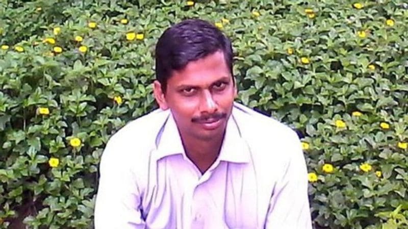 पढ़ाई छोड़ने के बाद एलमबहावत का दिन खेतों में गुजरने लगा। खेती करने के बावजूद घर की जरूरतें पूरी नहीं हो पा रही थी ऐसे में उन्होंने सोचा कि वो किसी सरकारी नौकरी के लिए अप्लाई कर दें, इस दौरान उन्होंने Junior Assistant (एलडीसी) के लिए अप्लाई किया लेकिन उन्हें सफलता नही मिलीं।