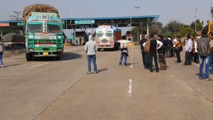 Toll plaza employee killed by car accident in Midnapore Toll plaza employee killed by car accident in Midnapore