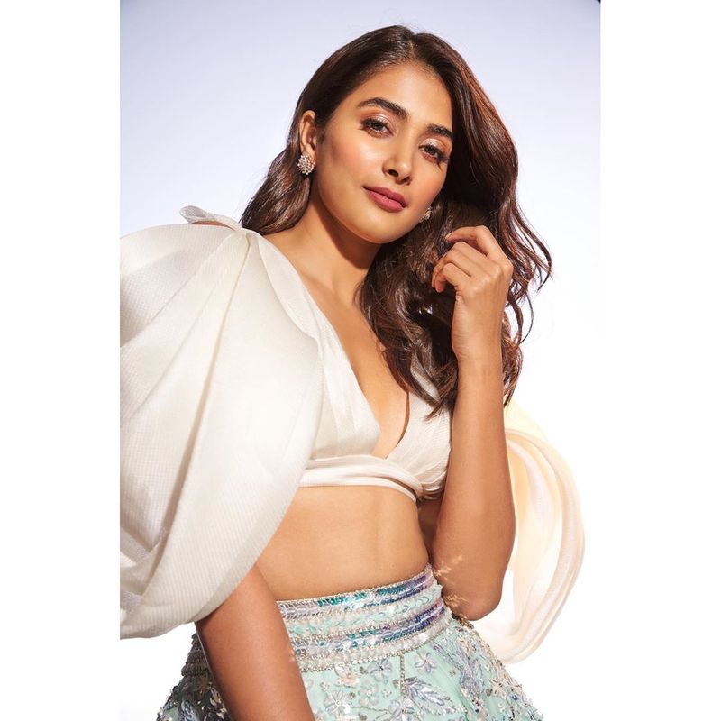 Tollywood Crazy heroine Pooja Hegde instagram photos