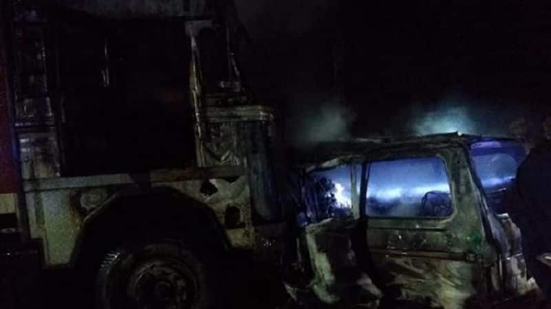 7 people burnt alive in truck and van on Agra Expressway