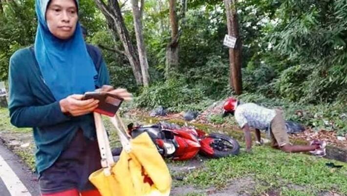 Karma punished thief instantly running after snatching handbag kph Karma punished thief instantly running after snatching handbag kph