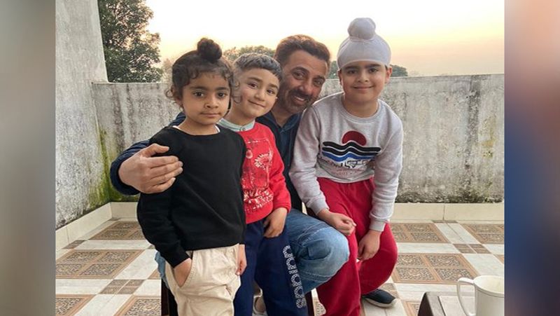 हालांकि कुछ दिनों पहले उनके सनी देओल के संसदीय क्षेत्र में उनके 'लापता' होने के पोस्टर सामने आए थे। पठानकोट में कई जगहों पर ऐसे पोस्टर लगाए गए थे, जिनमें सनी देओल के 'लापता' होने की बात लिखी थी। गुमशुदा वाले पोस्टर पर कांग्रेस के नेता मनीष तिवारी ने कहा था कि ''इसमें कोई नई बात नहीं है। उनके पापा धर्मेंद्र के साथ भी बीकानेर में यही हुआ था। गुरदासपुर के लोगों ने एक सही इंसान को चुनने का मौका गंवा दिया।''