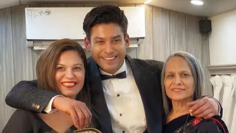 सिद्धार्थ शुक्ला से इंटरव्यू में पूछा गया था कि बिग बॉस के घर की किस चीज को याद करेंगे। तो उन्होंने कहा था कि वो बिग बॉस की आवाज सलमान खान के साथ होने वाली बातचीत को मिस करेंगे।