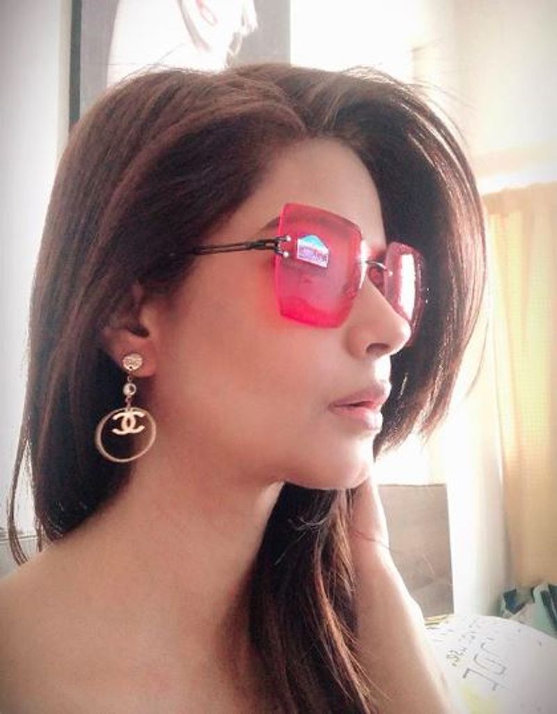 actress nila drastic transformation new look photo gallery