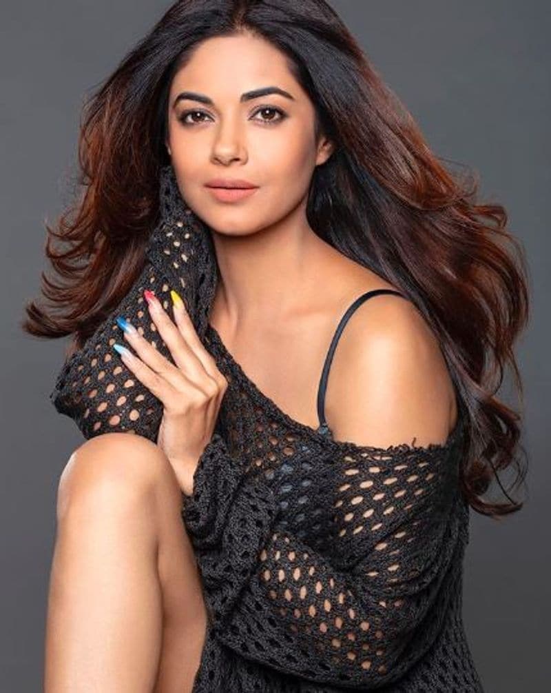 actress nila drastic transformation new look photo gallery