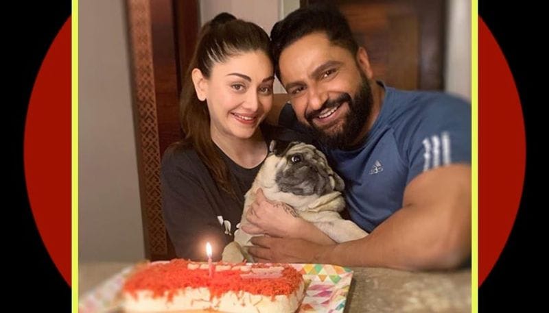 বলি অভিনেতা পরাগ ত্যাগীর সঙ্গে ইতিমধ্যেই ১০ বছর বিবাহিত জীবন পার করে ফেলেছেন।