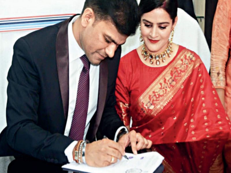 Love sealed amid poll duties, civil servants tie knot at work in Kolkata