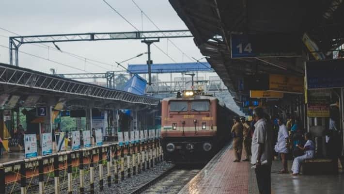 PAN card and Aadhar will be made in 200 railway stations, as well as will be able to pay tax SSA PAN card and Aadhar will be made in 200 railway stations, as well as will be able to pay tax SSA