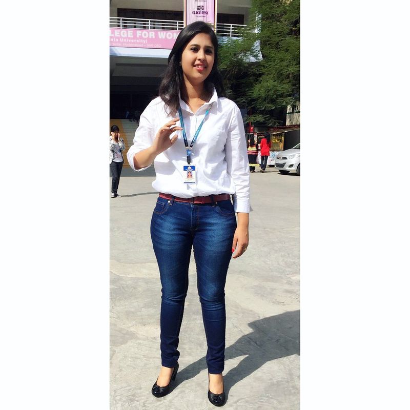 tollywood anchor kaumudi nemani instagram photos
