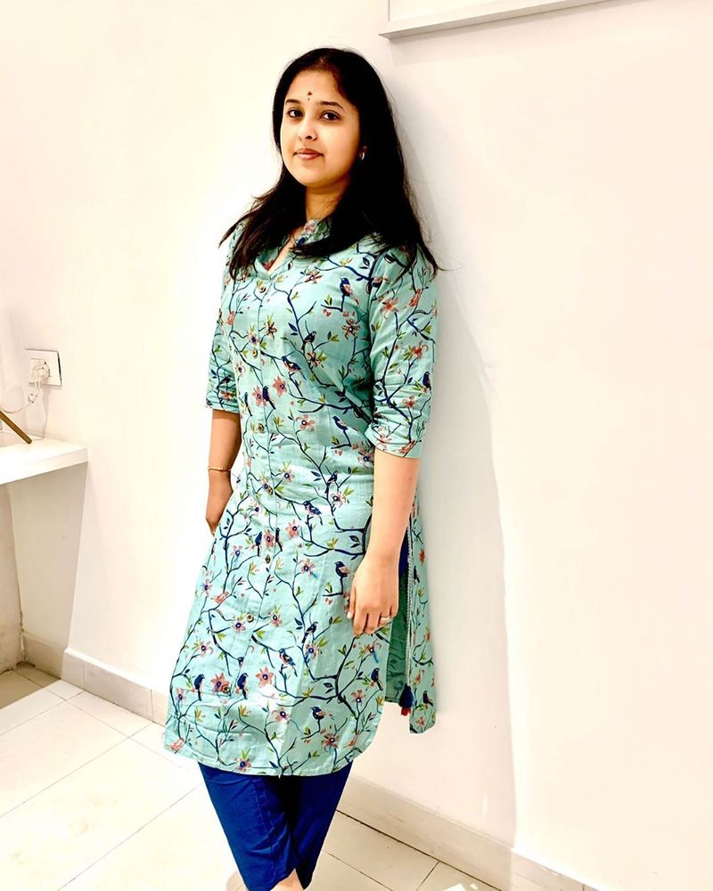 tollywood anchor kaumudi nemani instagram photos