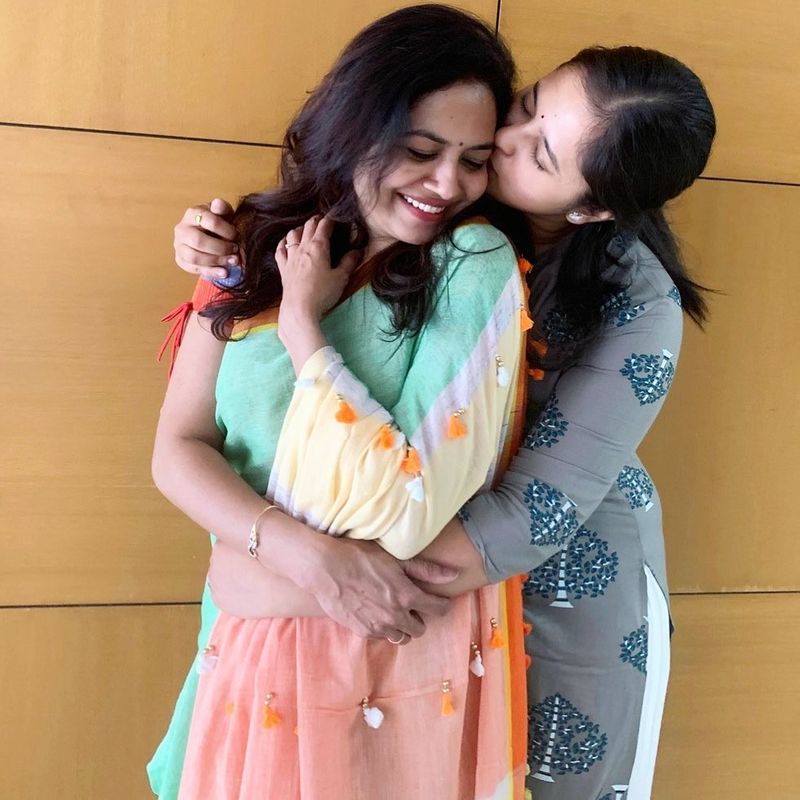 tollywood anchor kaumudi nemani instagram photos