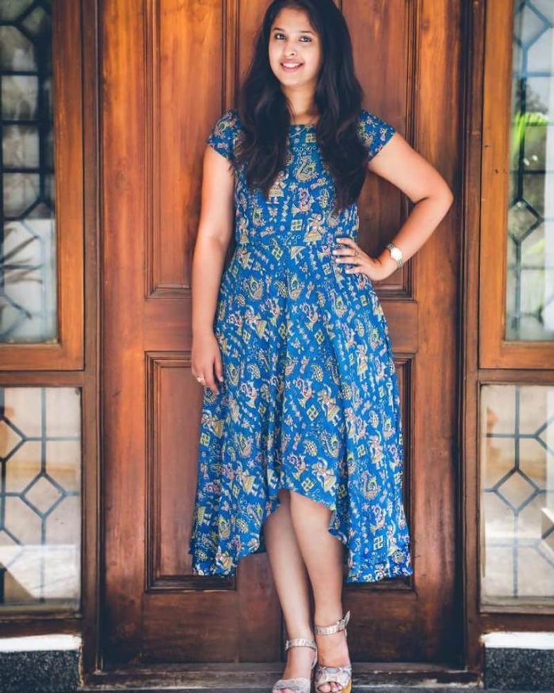 tollywood anchor kaumudi nemani instagram photos