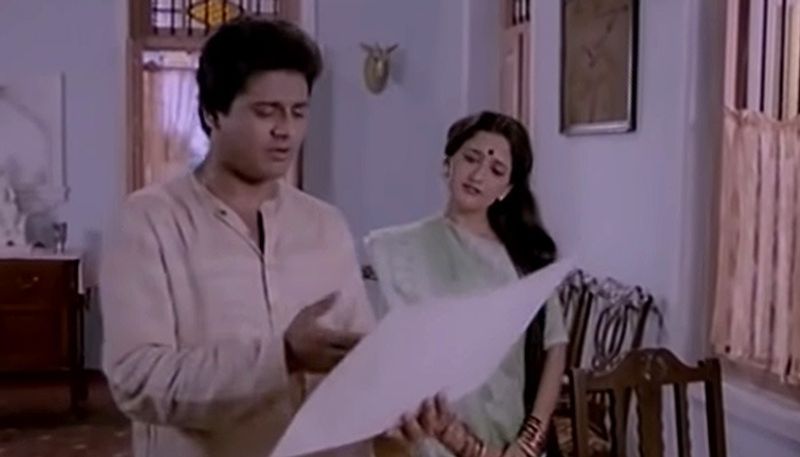 কলকাতায় এক ছবির প্রমোশনে এসেছিলেন মাধুরী। সেখানে কাজের সূত্রে তাপসও গেছিলেন। স্টেজ থেকে তাপসকে দেখে নাম ধরে ডাকতে থাকে ধক ধক গার্ল। যেই ঘটনায় সকলেই তাজ্জব হয়ে গিয়েছিল।