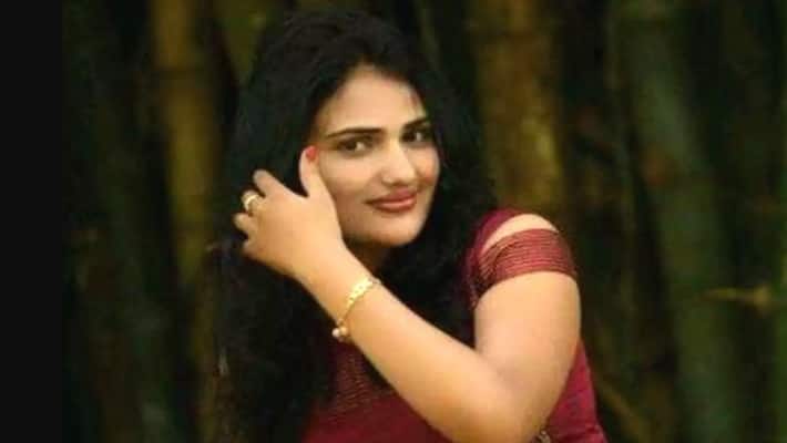Due To Dowry Harassment Sandelwood Young Female Singer Commit Suicide Due To Dowry Harassment Sandelwood Young Female Singer Commit Suicide