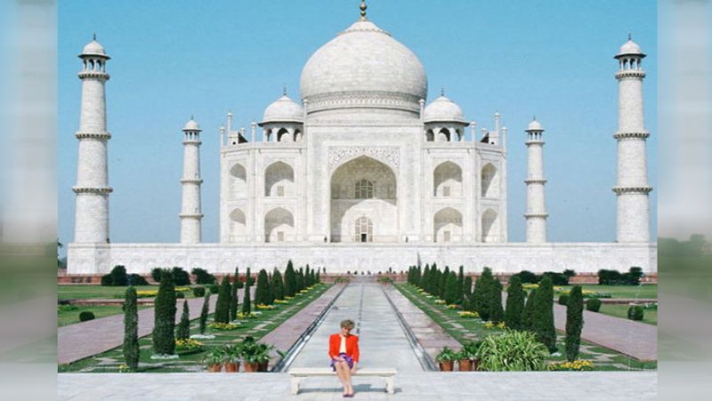 फोटोग्राफर्स ने डायना की बेंच पर बैठी फोटो को कैमरे में कैद कर लिया। जिसके बाद यह फोटो इतनी फेमस हुई कि बेंच का नाम 'डायना' ही रख दिया गया।
