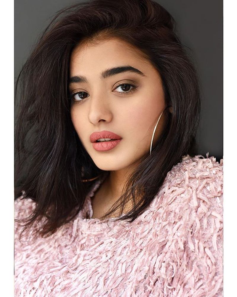Romantic Movie Heroine Ketika Sharma Latest Hot Photos