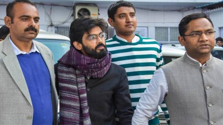 Jamia-New Friends Colony violence: Delhi Police files charge sheet, accusations against Sharjeel kpm Jamia-New Friends Colony violence: Delhi Police files charge sheet, accusations against Sharjeel kpm