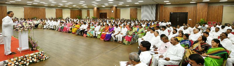 Telangana CM KCR Meeting with MLA'S, Collectors